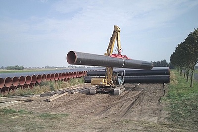 A unique challenge: 47,000 pipes, each of which is 18 metres long and weighs 15 tonnes, with a diameter of DN1400